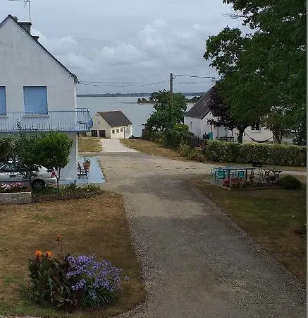 Au Calme, Les Pieds Dans L'eau, 106 Route De La Pointe De Ruault 56370 Apartment